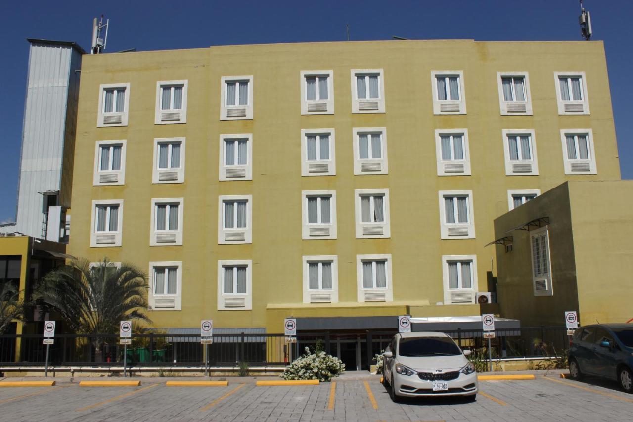 Beverly Hills: Hotel And Business Nuevo Cuscatlan Εξωτερικό φωτογραφία